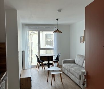 Location Appartement 1 pièce 23m² - Photo 2