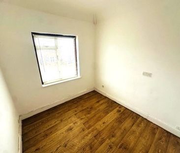 6 bedroom semi-detached house to rent - Photo 3