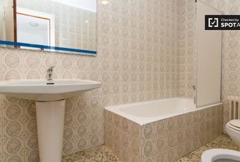 granada, Andalusia 18004