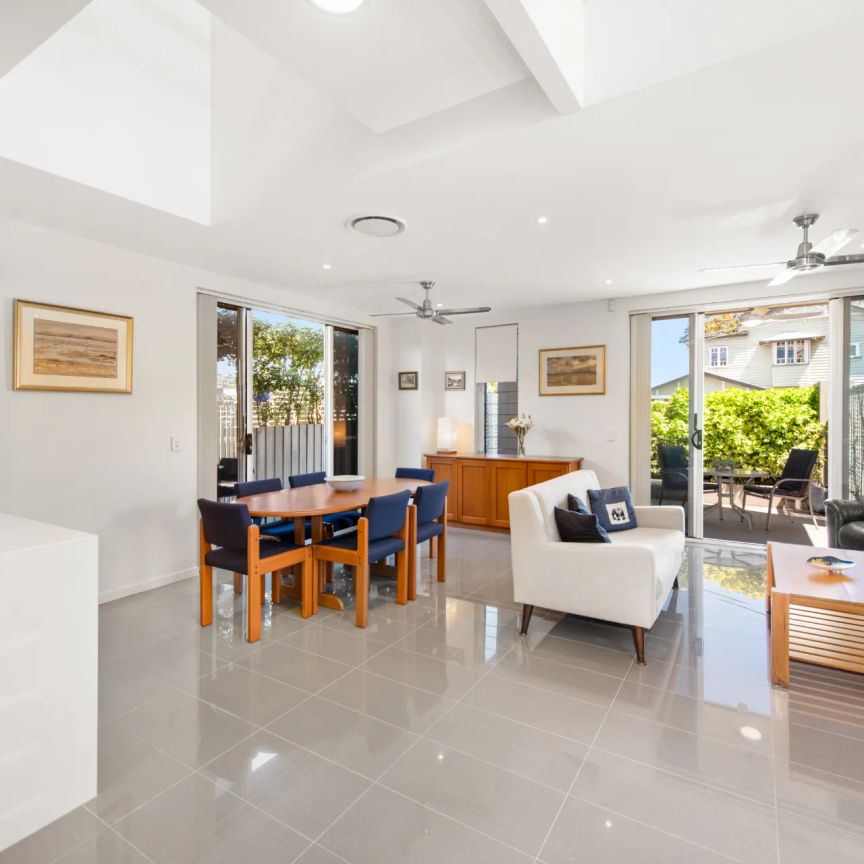 24C Bindaree Street, Greenslopes. - Photo 1