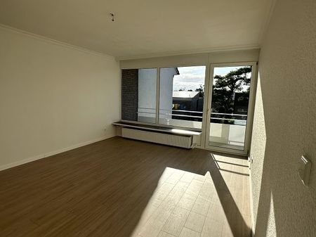 BEZUGSFREIE, FRISCH RENOVIERTE 4 ZIM.-WOHNUNG MIT BALKON IM HERZEN VON LANK-LATUM - Photo 5