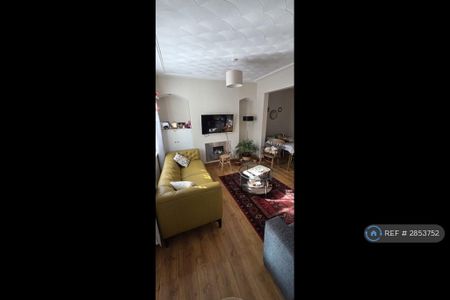 2 bedroom terraced house to rent - Photo 2