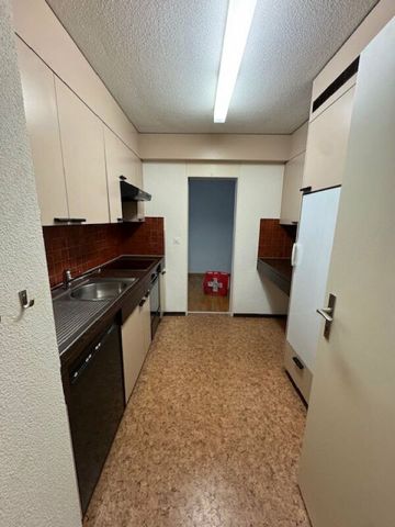 Grosszügige 2.5 Zimmer Wohnung mit Gartensitzplatz - Foto 2