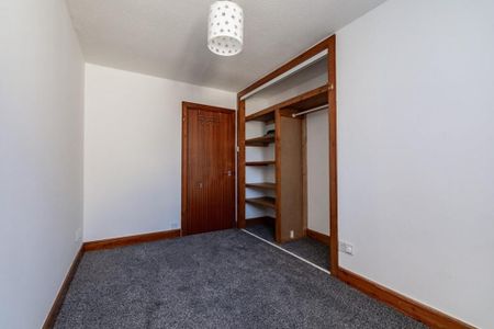 3 bedroom flat to rent - Photo 5