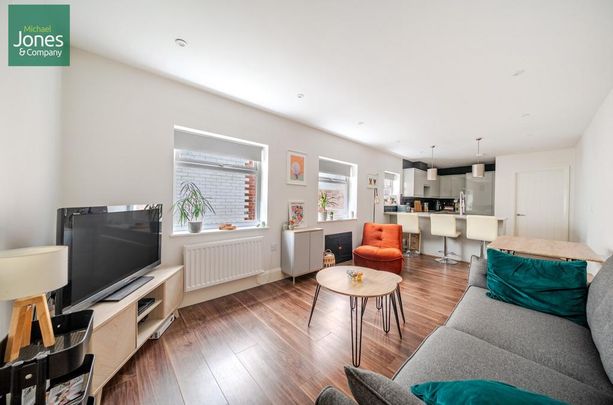 2 bedroom flat to rent - Photo 1