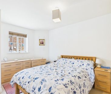 1 BED Apartment To rent - Photo 3