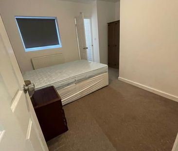 1 Bed Flat, Duke Street, S2 - Photo 2
