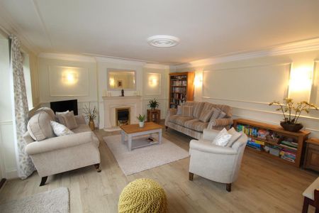 2 bedroom detached house to rent - Photo 2