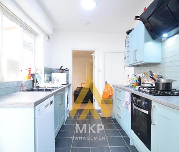 4 bedroom terraced house to rent - Photo 2