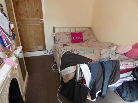 3 bedroom terraced house to rent - Photo 4