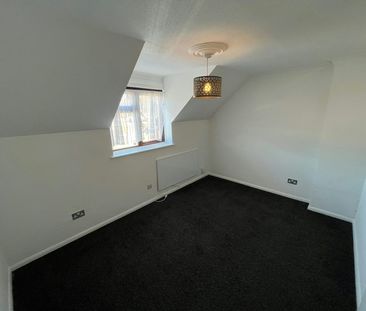 Terraced House to rent on - Photo 5