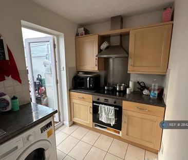 2 bedroom terraced house to rent - Photo 6