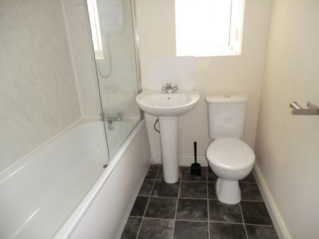 Park Road, Coventry - - Photo 5