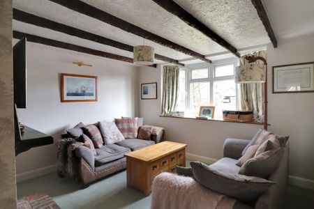 4 bedroom semi-detached house to rent - Photo 2