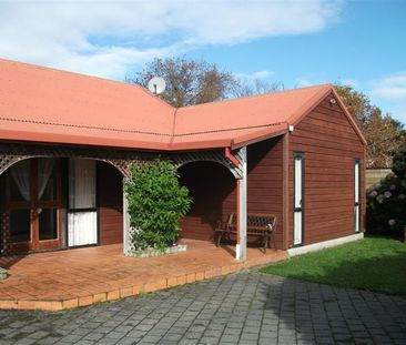 PETONE LIVING - Photo 2