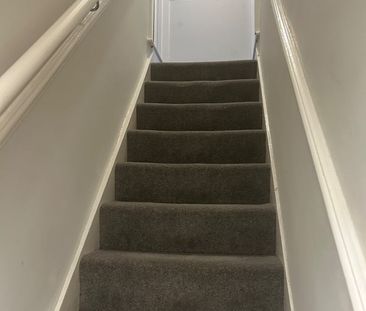 3 Bed Terraced House, Sherwood Street, RG30 - Photo 2