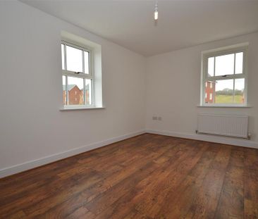 3 bedroom semi-detached house to rent - Photo 6