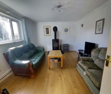 2 bedroom semi-detached bungalow to rent - Photo 1