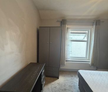 Room in a Shared House, Testwood Road, SO15 - Photo 2