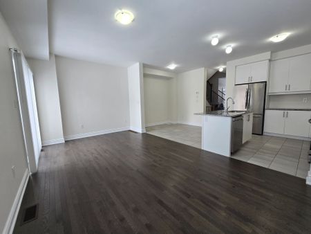 For Lease - 12 Lisa Street, Wasaga Beach, Ontario - Photo 3