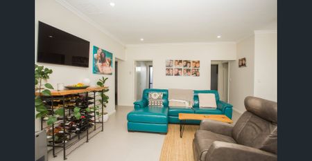 Immaculately presented front unfurnished home. - Photo 3