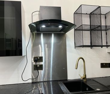 Studio Flat, Banff Road, M14 - Photo 2