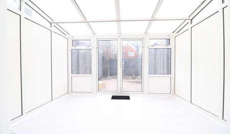 Giralda Close, Beckton, London E16 - Photo 3