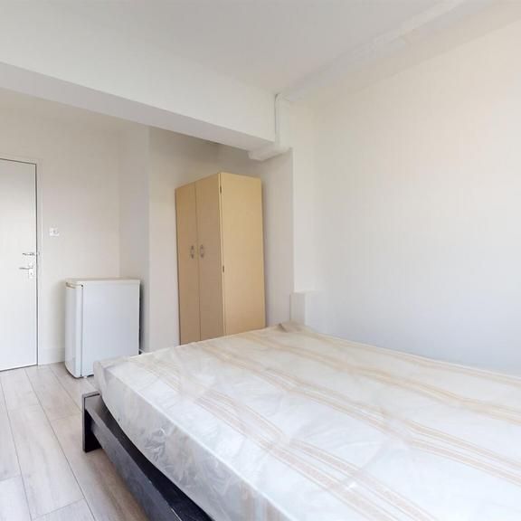 1 bedroom property to rent - Photo 1