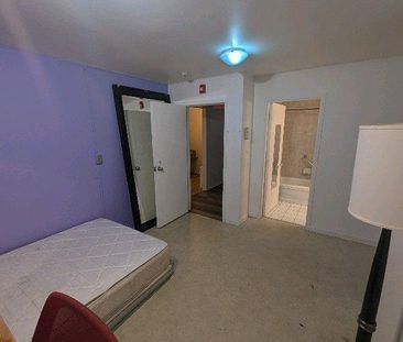 chambre avec salle de bain complète - Photo 2