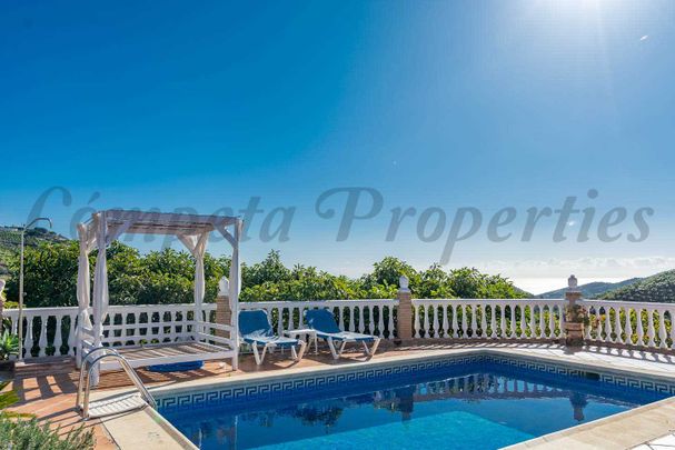 Country Property in Frigiliana, Inland Andalucia in the mountains - Photo 1