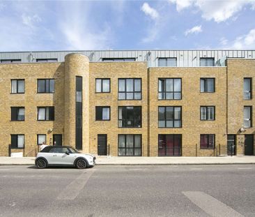 A beautifully presented one bedroom apartment set on the ground floor of this secure modern development in an excellent Islington location. - Photo 1