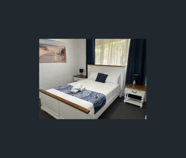 Stylish Furnished Apartment Living – Port Macquarie Rental Village - Photo 4