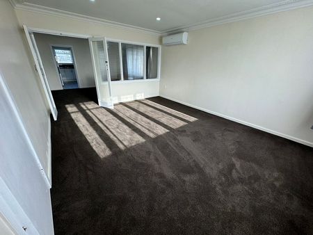 Modern Home Close to everything - Photo 4
