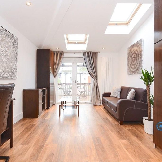 1 bedroom flat to rent - Photo 1
