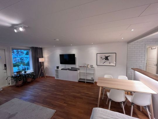 Tibastvägen, Hässelby - Photo 1