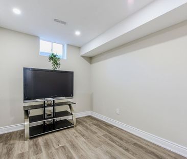 For Lease - 122 Bonnie Braes Drive, Brampton, Ontario - Photo 4