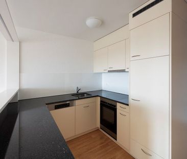 Senior apartment with balcony for rent! - Photo 3