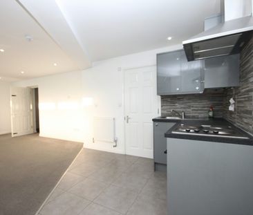 Flat to rent on - Photo 6