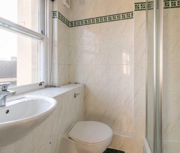 3 bedroom apartment to rent - Photo 6