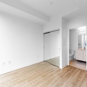 Brand New Deluxe Corner Suite In The Heart Of The St. Lawrence Market - Photo 2