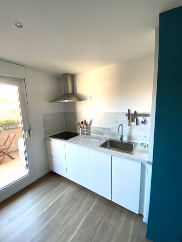 Location Appartement 3 pièces 65m² MARSEILLE 8ème - Photo 2