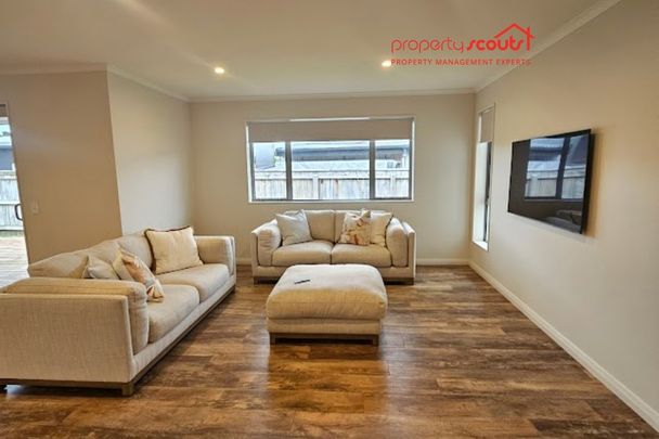 Executive-level 4 bedroom family home in great part of Otaki - Photo 1