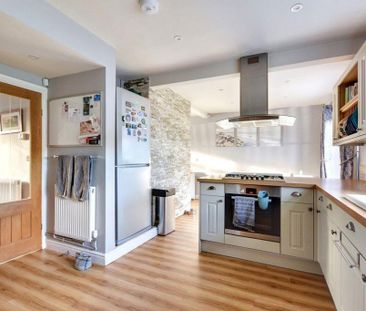 3 bedroom semi-detached house to rent - Photo 3