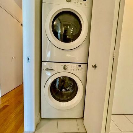 Charmant 3 ½ lumineux au 7e étage a 2 pas du metro Montmorency - Photo 3