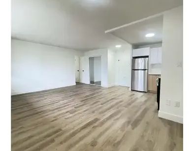 70 Paisley Boulevard West | 70 Paisley Boulevard West, Mississauga - Photo 1