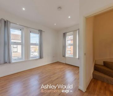 3 bedroom end of terrace house to rent - Photo 2