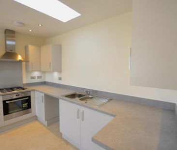 2 bedroom coach house to rent - Photo 5