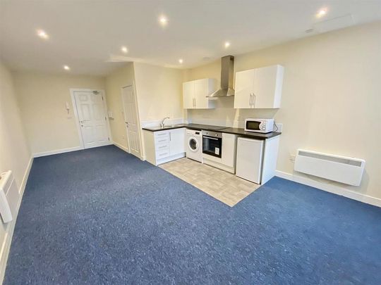 Studio to rent - Photo 1