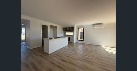 Brand new family home! - Photo 3