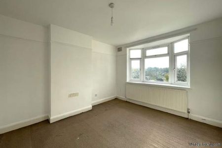 3 bedroom property to rent in London - Photo 4